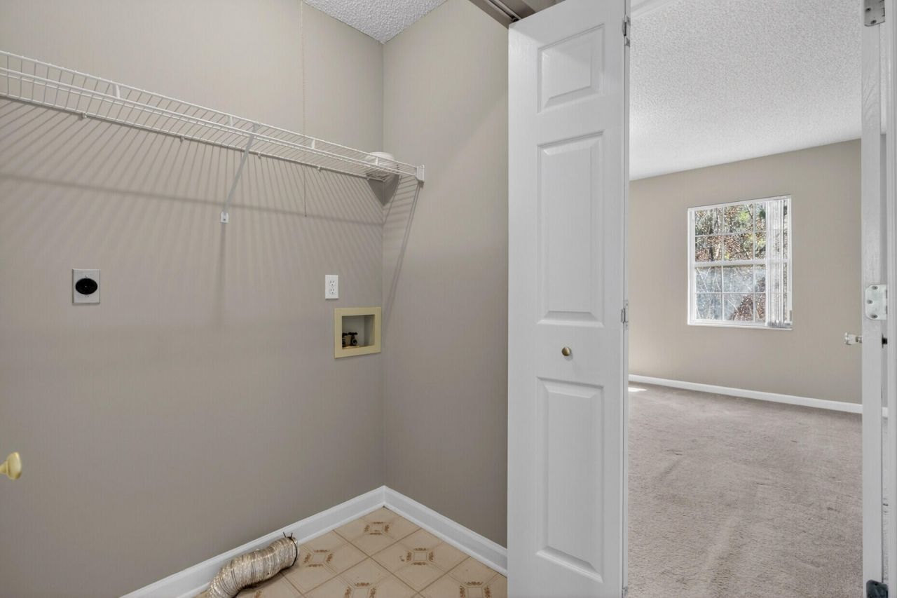 100 Hazel Drive Photo 35