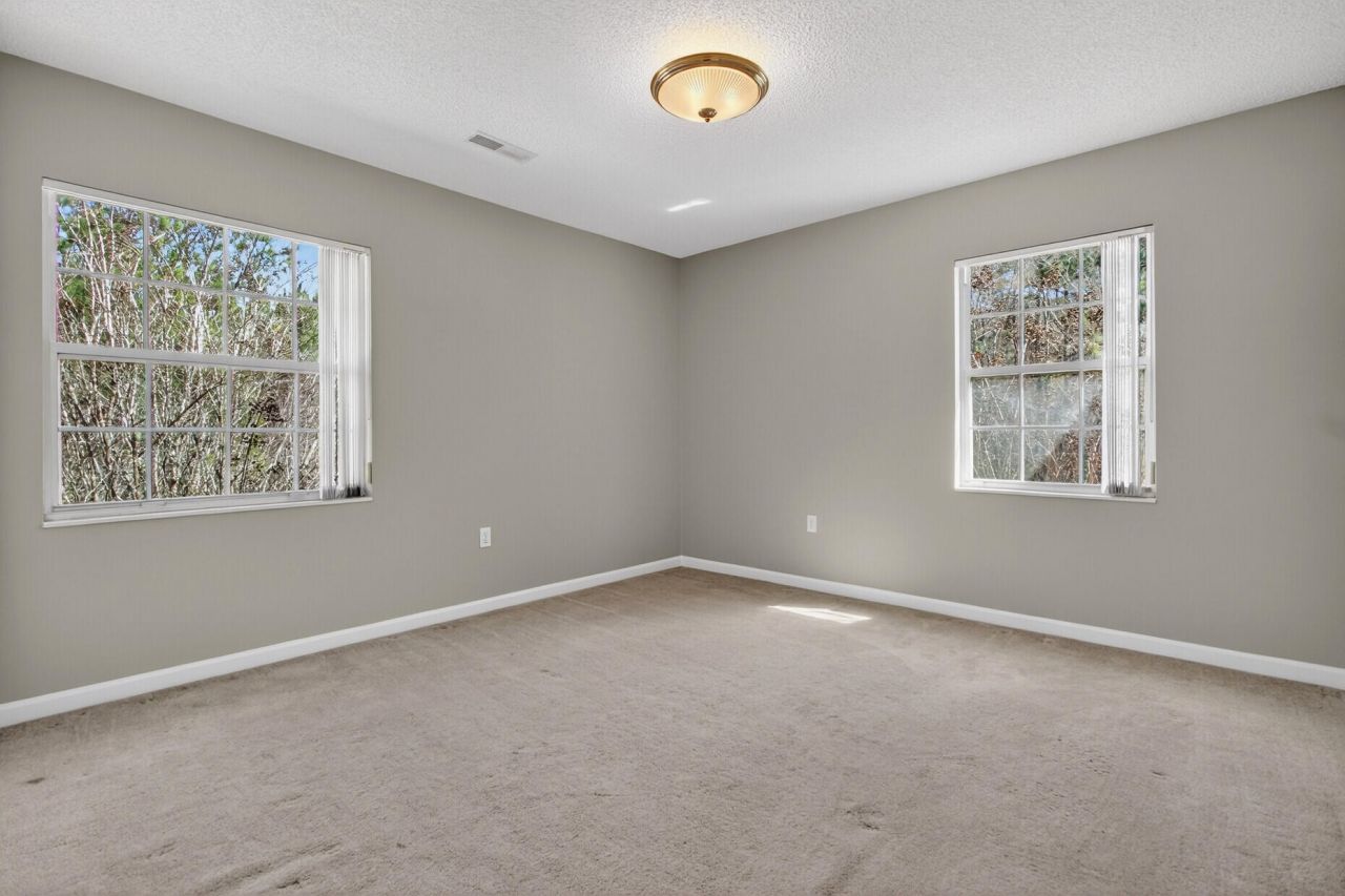 100 Hazel Drive Photo 36