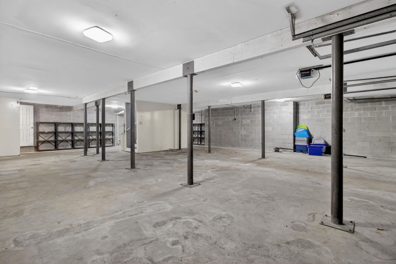 100 Hazel Drive Photo 42