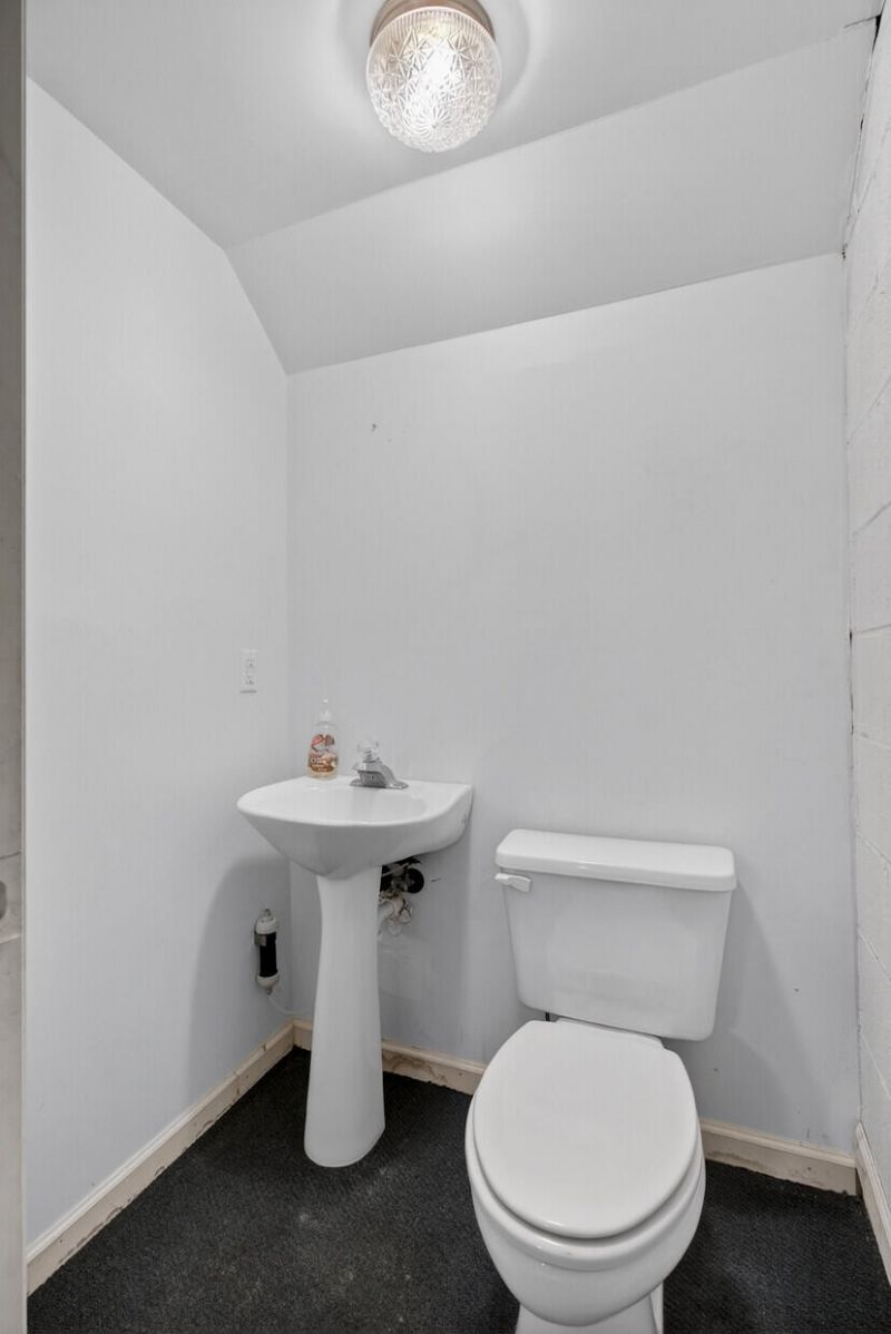 100 Hazel Drive Photo 44