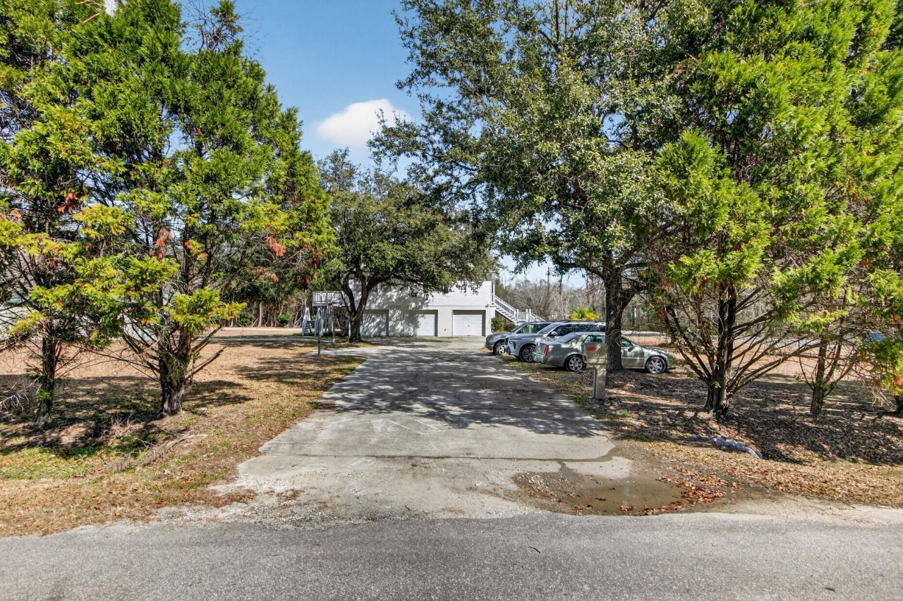 100 Hazel Drive Photo 5