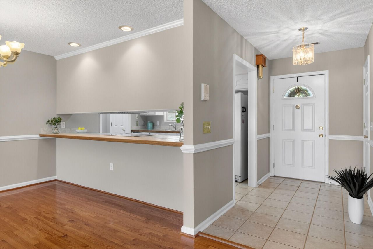 100 Hazel Drive Photo 8