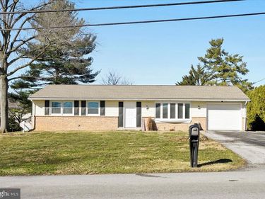 533 HILLTOP ROAD, MYERSTOWN, PA 17067