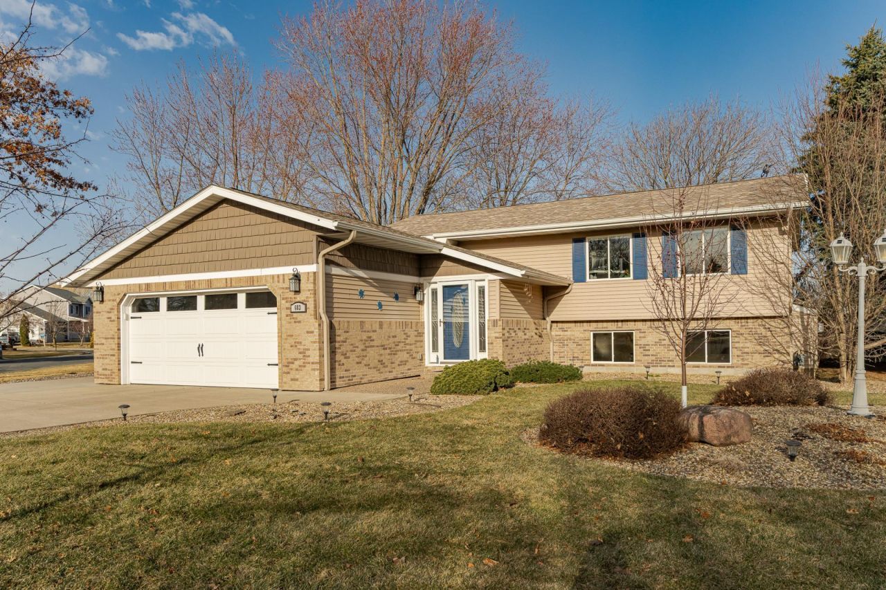 603 11th Avenue Nw, Dodge Center, MN 55927 Main Photo