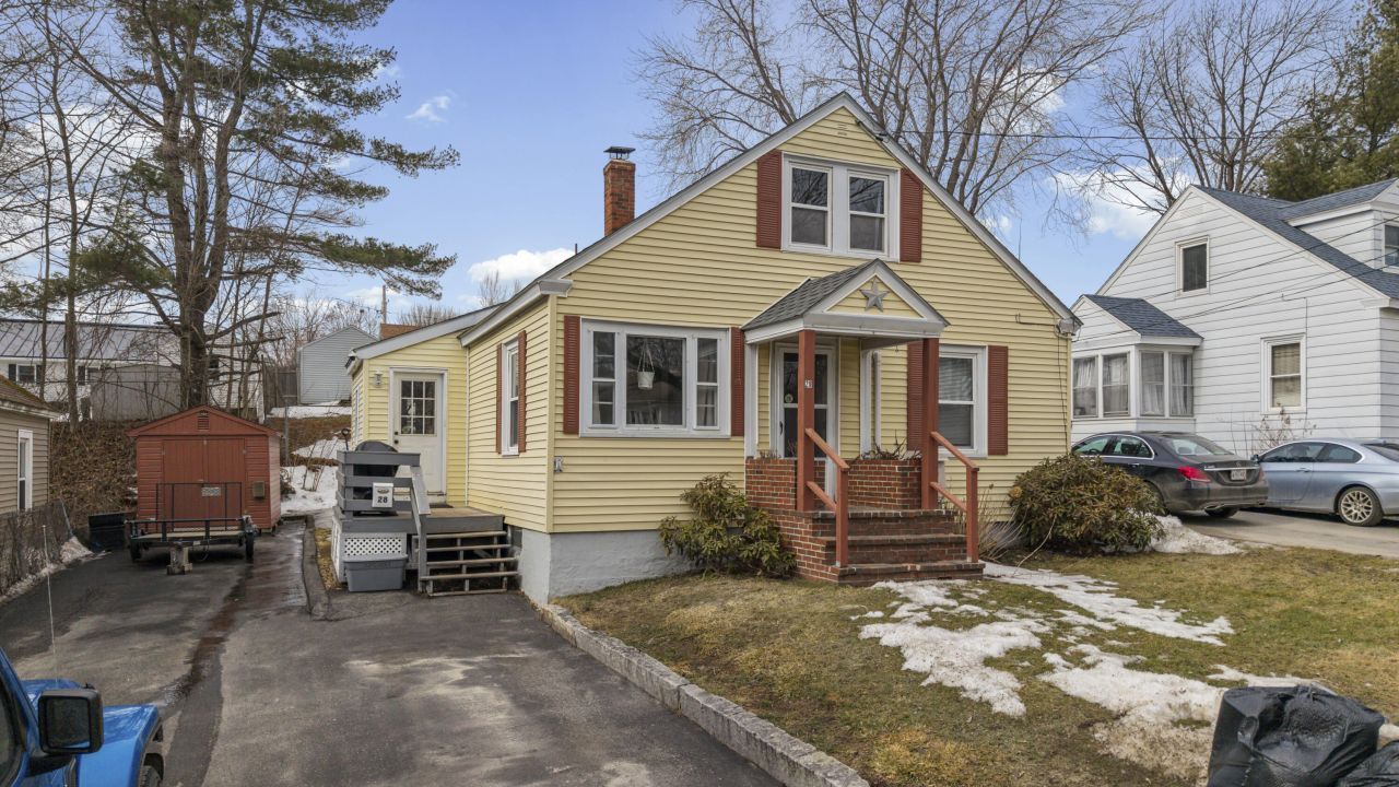 28 Hallowell Street, Winslow, ME 04901 Main Photo