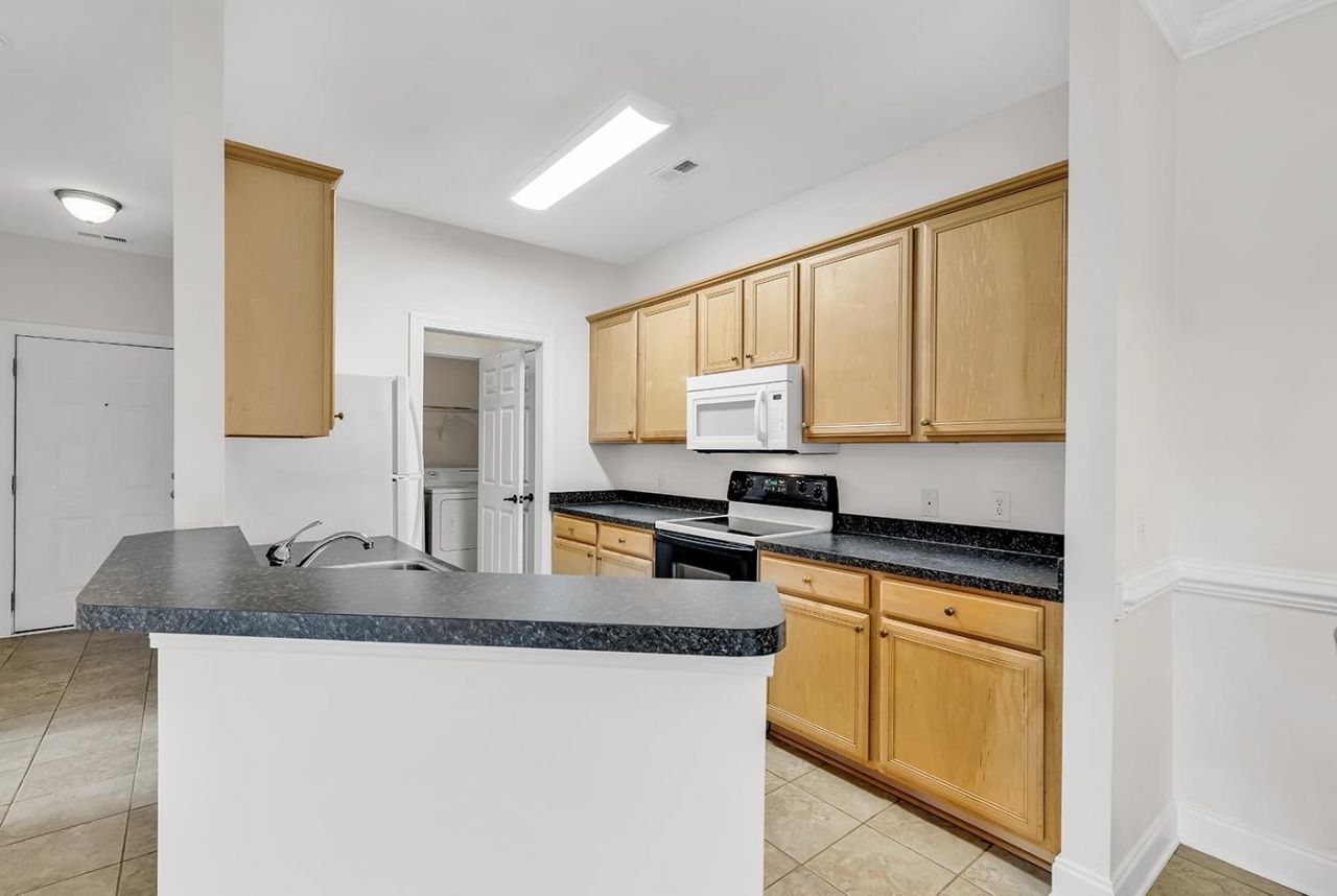 2061 Silvercrest Dr.  Photo 12