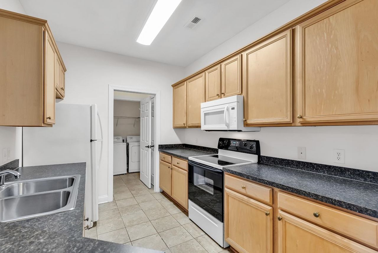 2061 Silvercrest Dr.  Photo 13