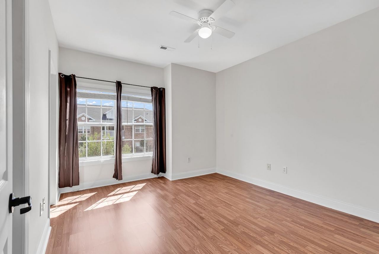 2061 Silvercrest Dr.  Photo 16