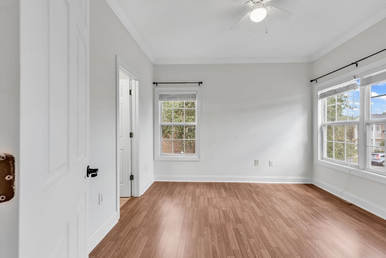 2061 Silvercrest Dr.  Photo 22