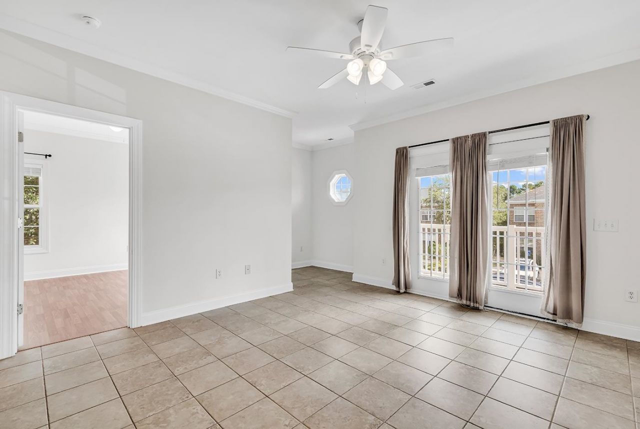 2061 Silvercrest Dr.  Photo 5