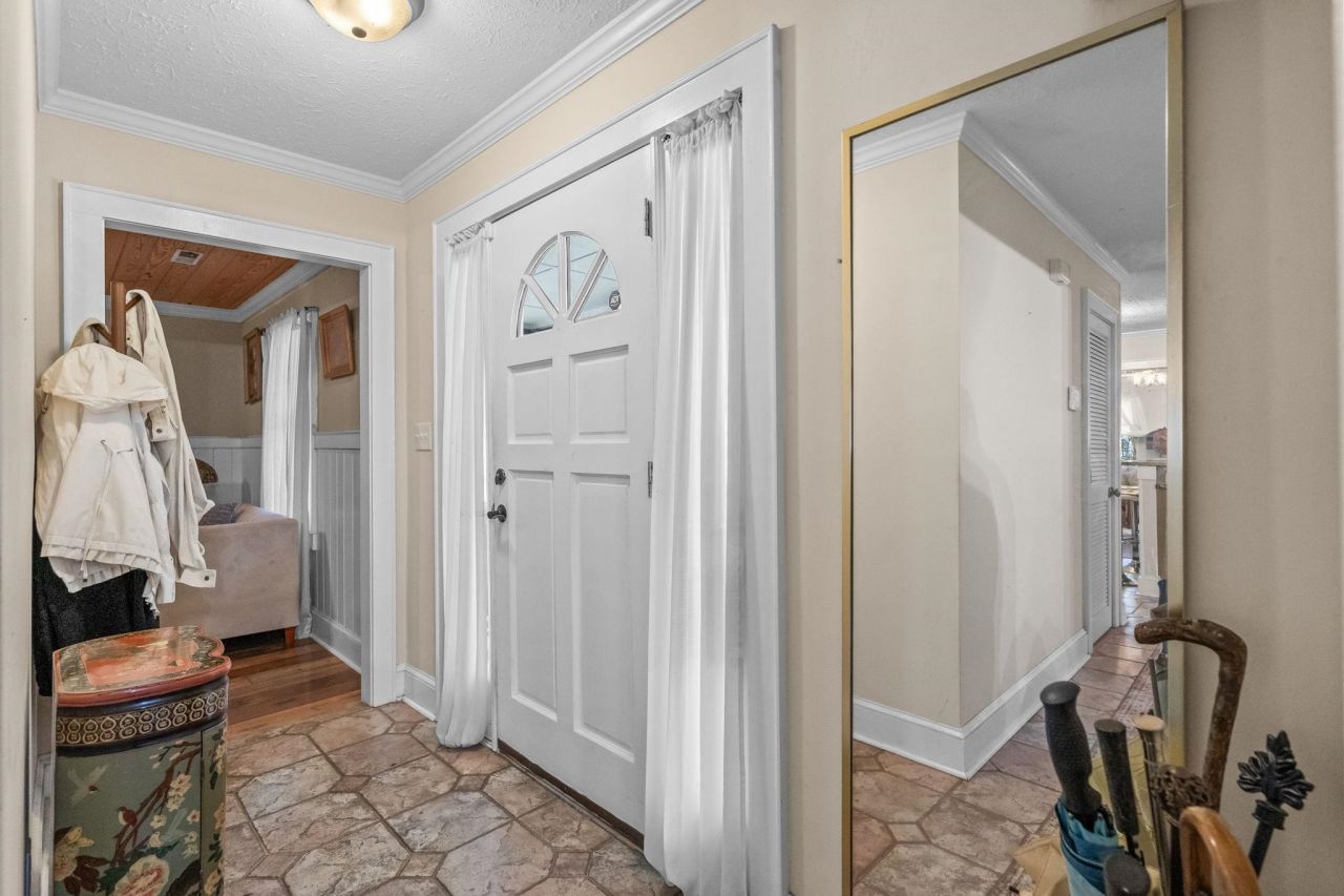 159 Brookgate Dr.  Photo 6