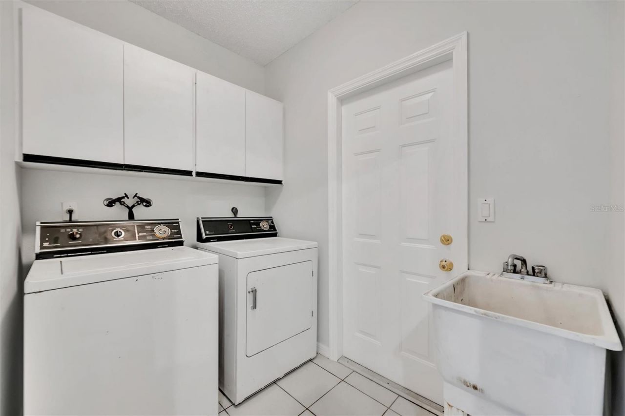 6864 Corral Court, Sarasota, FL 34243 Photo