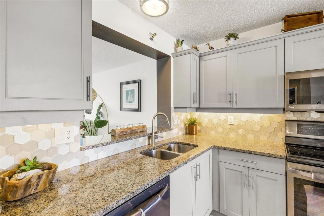 4460 Fairways Boulevard, Unit 105, Bradenton, FL 34209 Photo