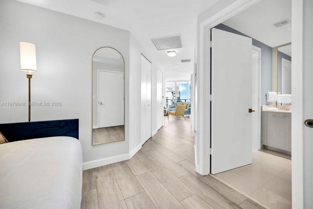 55 SW 9th St, Unit 3306, Miami, FL 33130 Photo