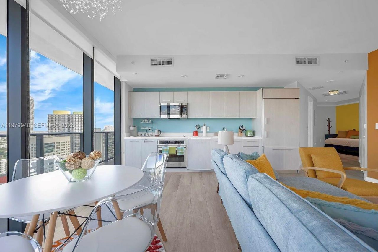55 SW 9th St, Unit 3306, Miami, FL 33130 Photo