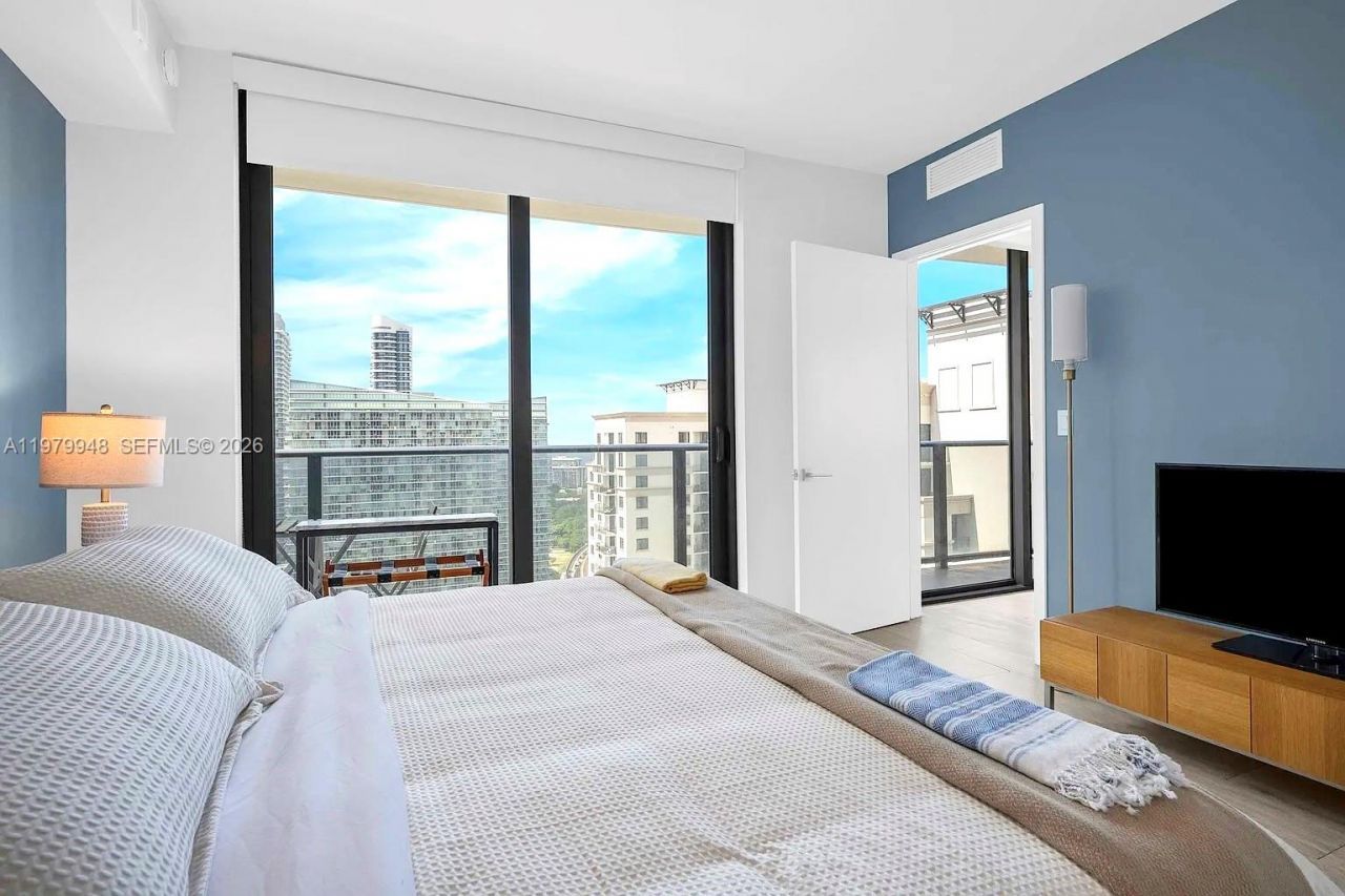 55 SW 9th St, Unit 3306, Miami, FL 33130 Photo