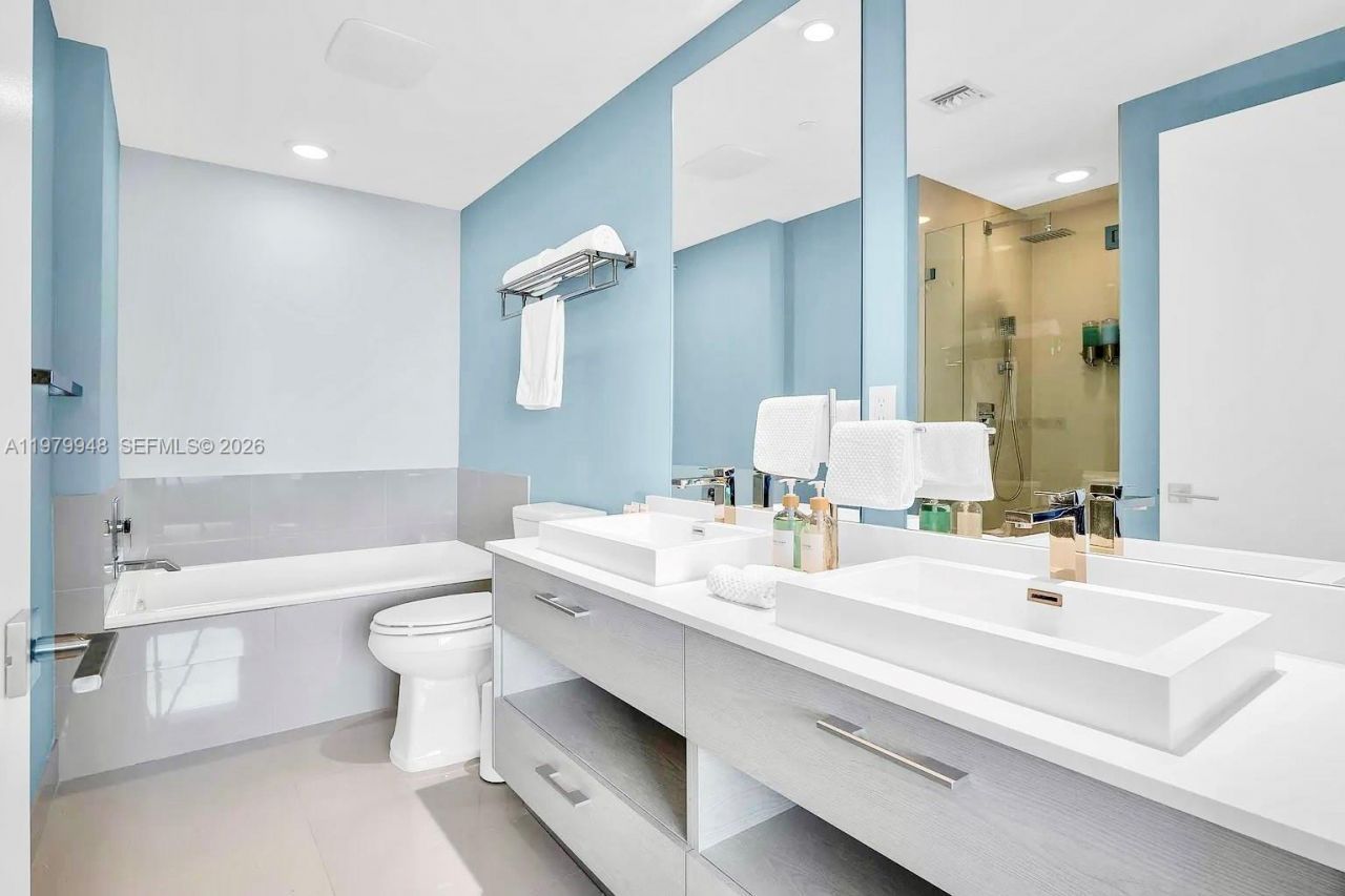 55 SW 9th St, Unit 3306, Miami, FL 33130 Photo