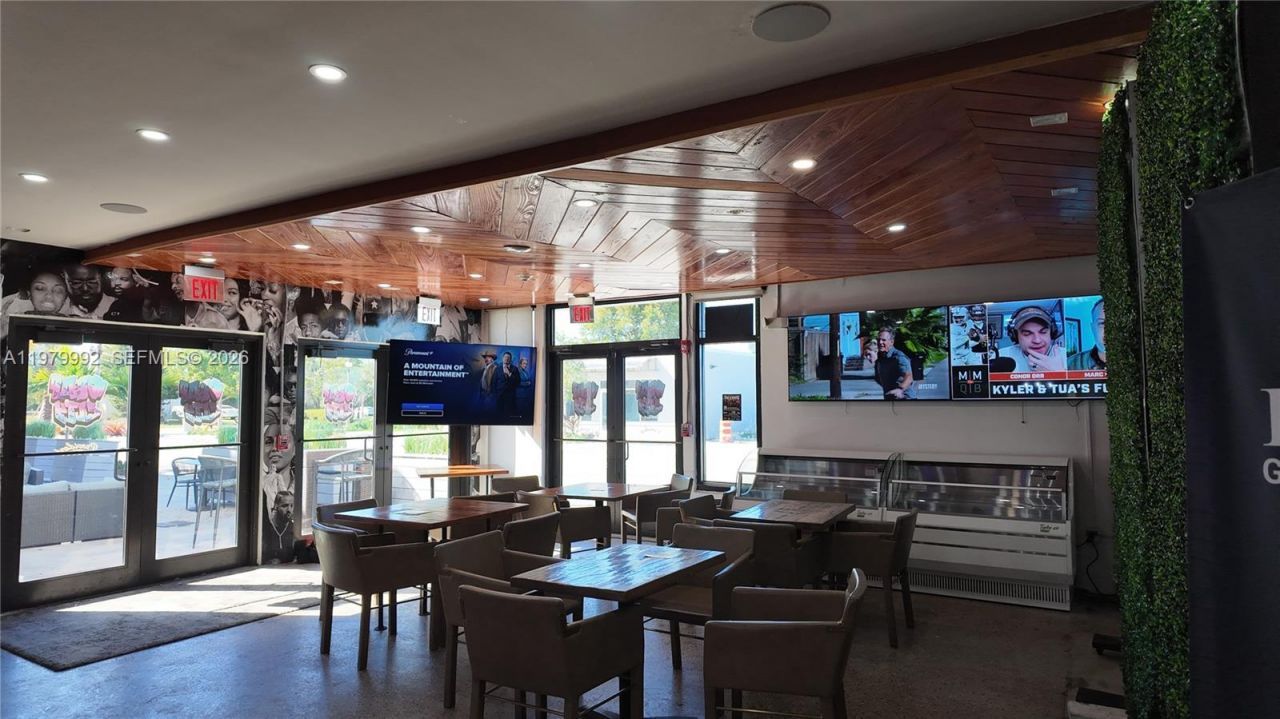 900 NW 6th St, Fort Lauderdale, FL 33311 Photo