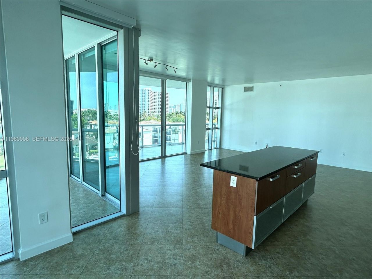 3131 NE 188 St , Unit 2-601, Aventura, FL 33180 Photo