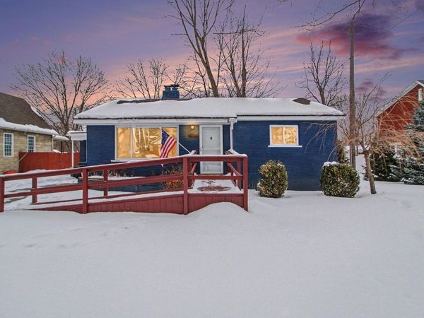 41890 E Ann Arbor Trail, Plymouth, MI 48170