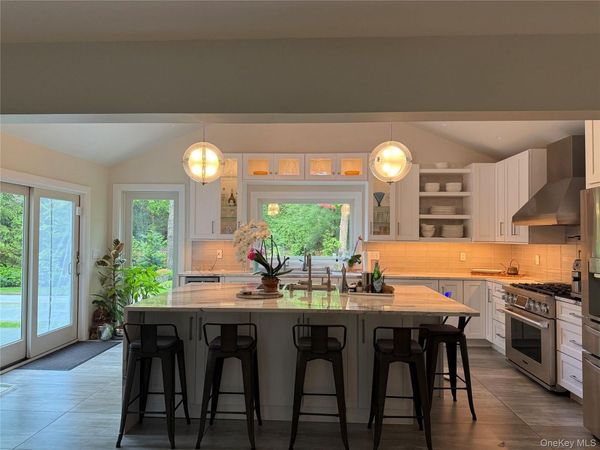 11 Post Crossing, East Quogue, NY 11942