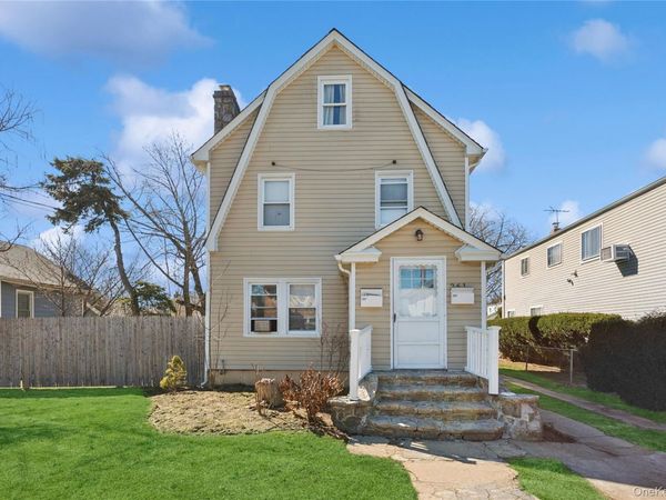 261 Rutland Road , Freeport, NY 11520