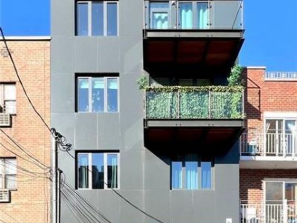 56-15 Van Cleef Street , Corona, NY 11368