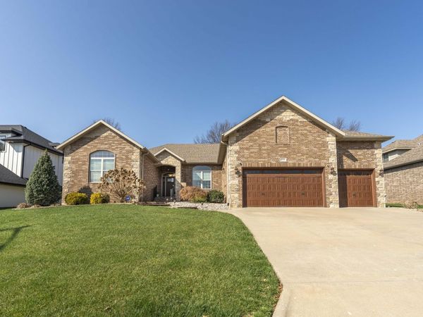 8310 Rolling Hills Drive, Nixa, MO 65714