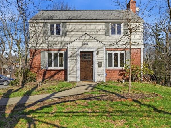 1002 S Greenlawn Dr, Mt Lebanon, PA 15216