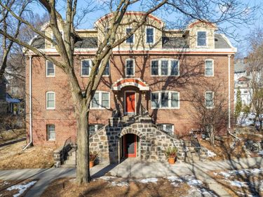 97 Langford Park, Unit 4, Saint Paul, MN 55108