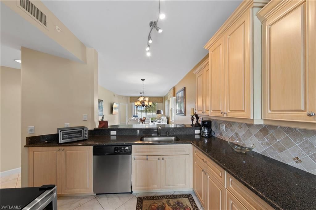 8086 Queen Palm Ln, Unit 328, Fort Myers, FL 33966 Photo