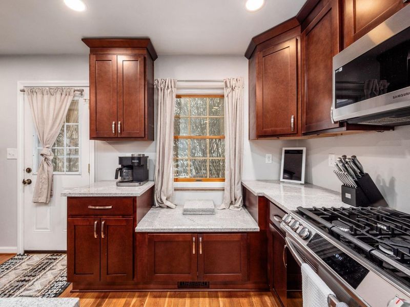 366 Parkview Drive, Columbus, OH 43202 Photo 11