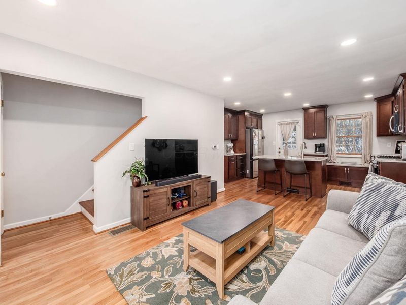 366 Parkview Drive, Columbus, OH 43202 Photo 4