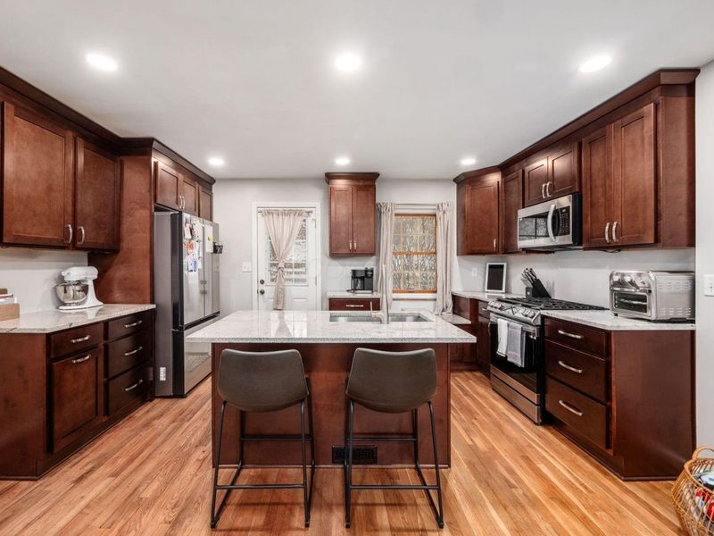 366 Parkview Drive, Columbus, OH 43202 Photo 7