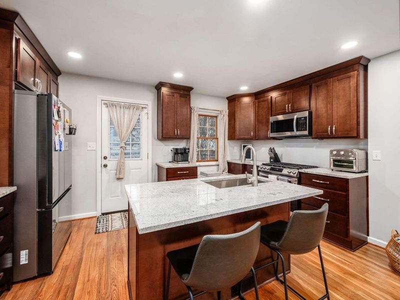 366 Parkview Drive, Columbus, OH 43202 Photo 8