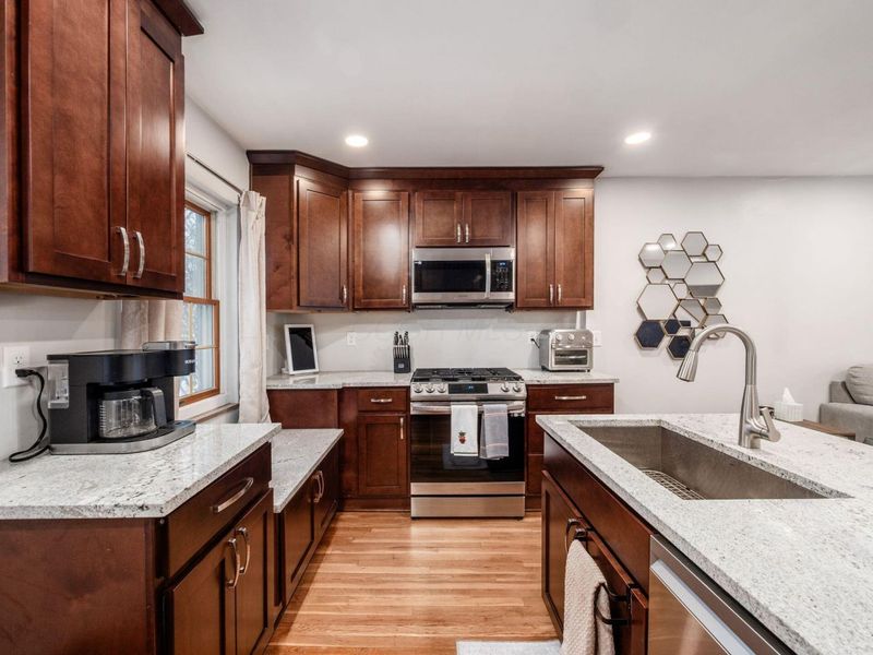 366 Parkview Drive, Columbus, OH 43202 Photo 9