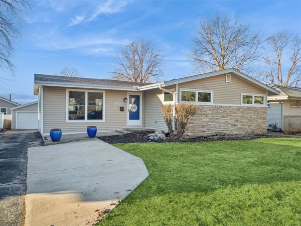 2204 Hillside Avenue, West Des Moines, IA 50265