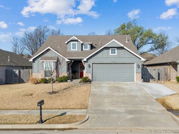 8708 N 73rd East Place, Owasso, OK 74055