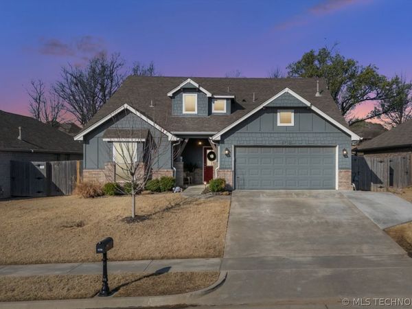8708 N 73rd East Place , Owasso, OK 74055
