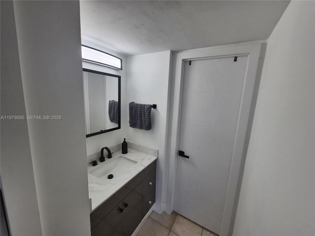8405 NW 8th St, Unit 304, Miami, FL 33126 Photo