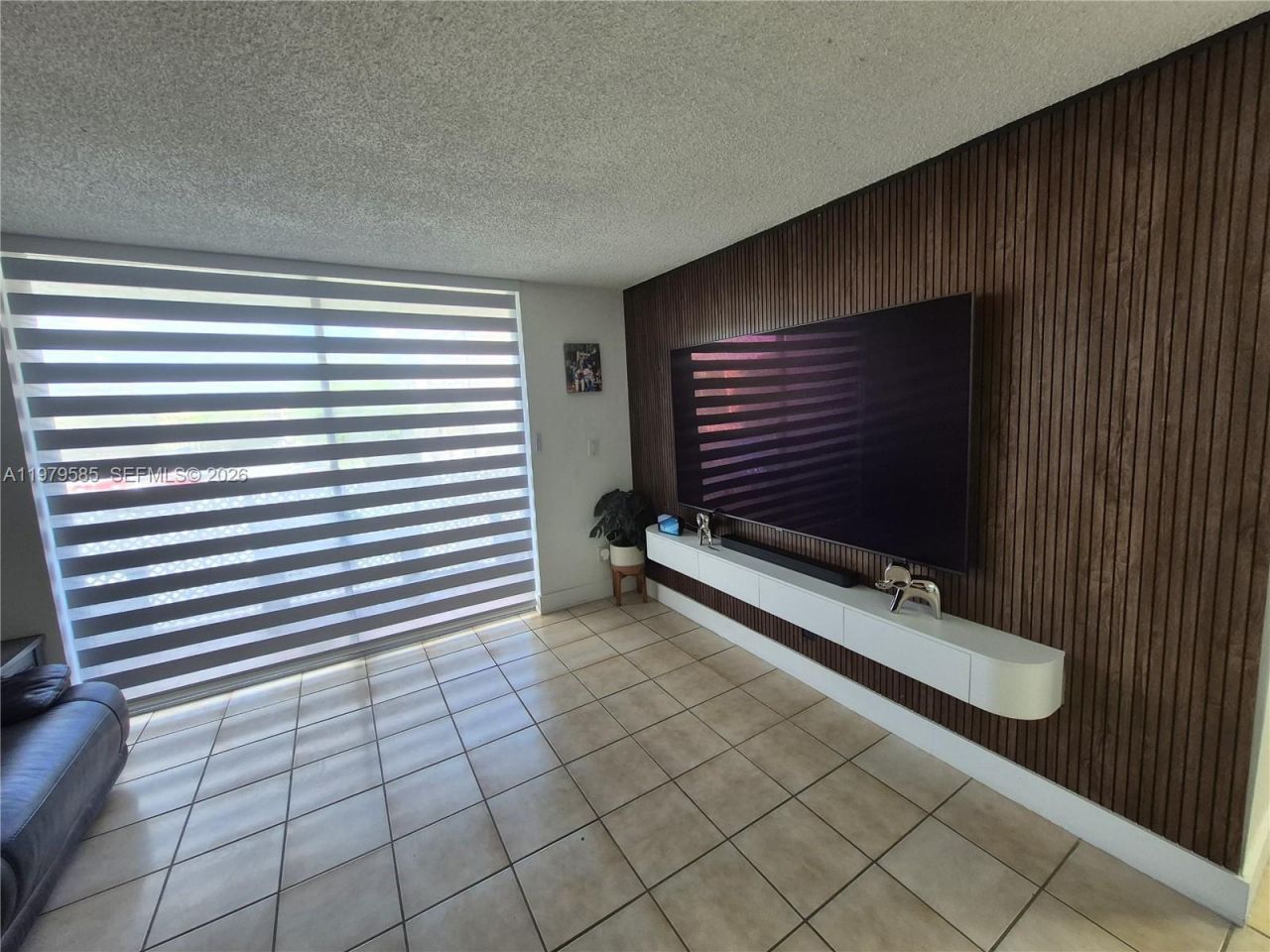 8405 NW 8th St, Unit 304, Miami, FL 33126 Photo