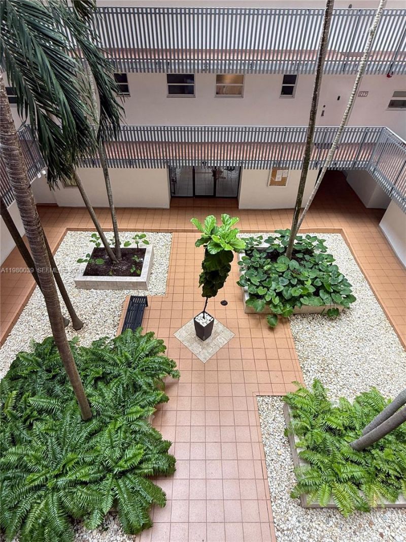 100 Ocean Lane Dr, Unit 303, Key Biscayne, FL 33149 Photo