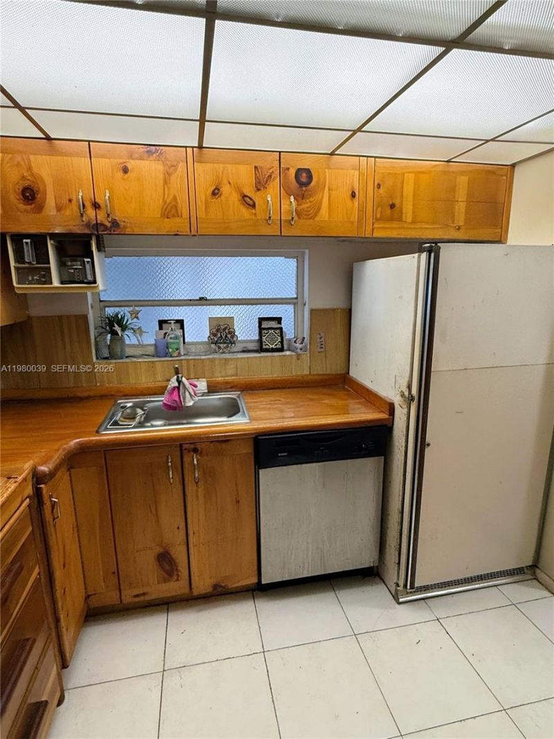 100 Ocean Lane Dr, Unit 303, Key Biscayne, FL 33149 Photo