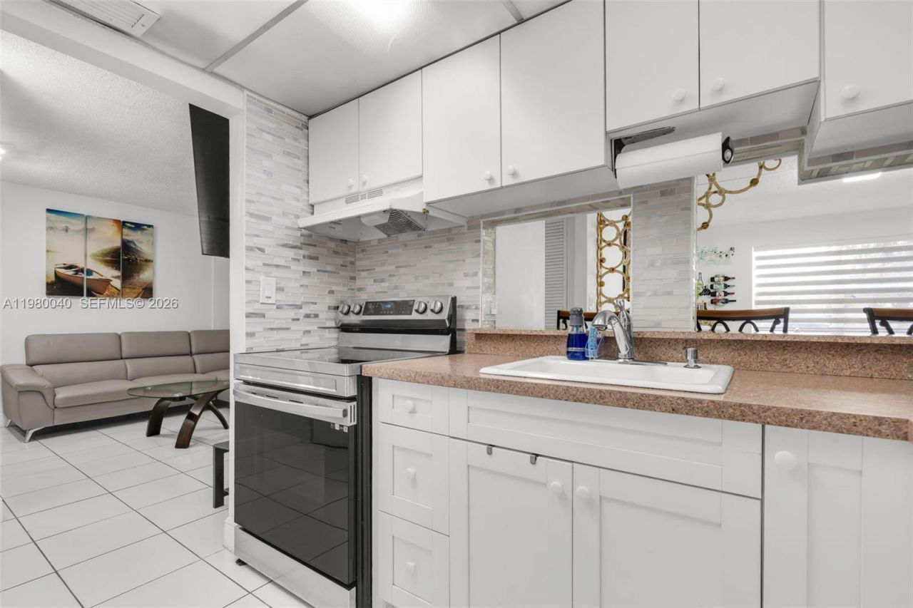 8405 NW 8th St, Unit 107-2, Miami, FL 33126 Photo