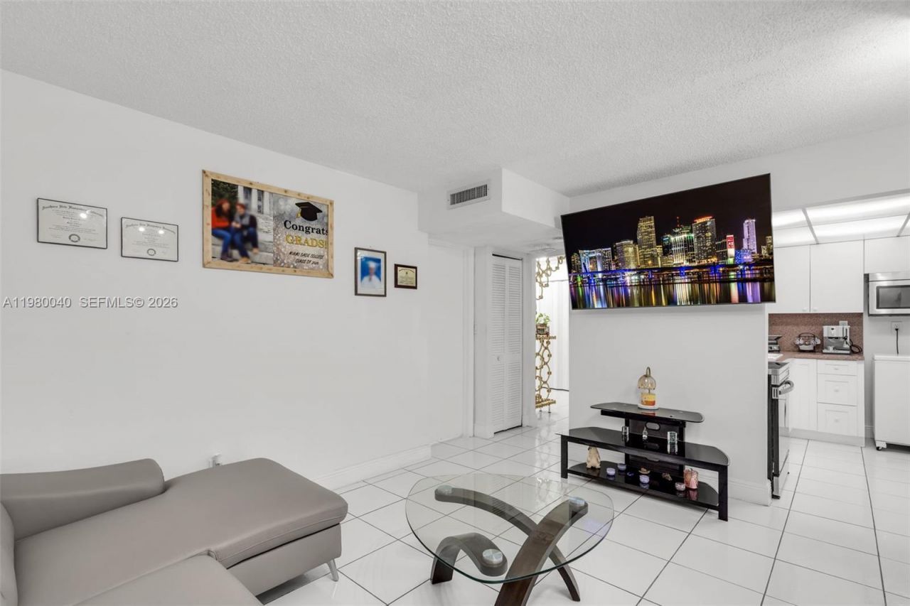 8405 NW 8th St, Unit 107-2, Miami, FL 33126 Photo