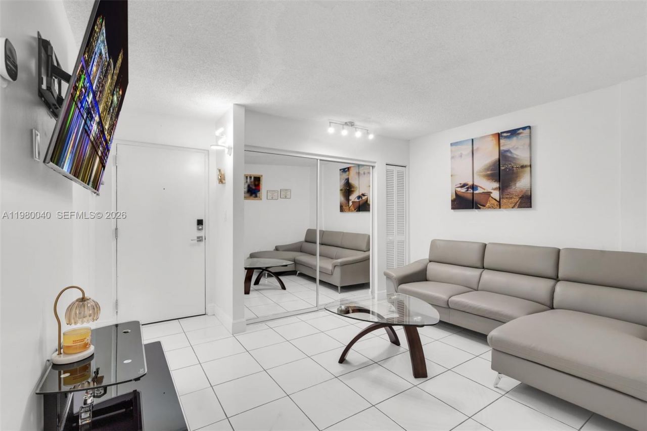 8405 NW 8th St, Unit 107-2, Miami, FL 33126 Photo