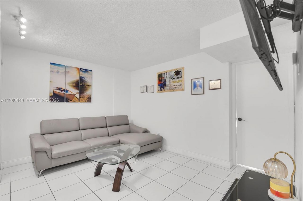 8405 NW 8th St, Unit 107-2, Miami, FL 33126 Photo