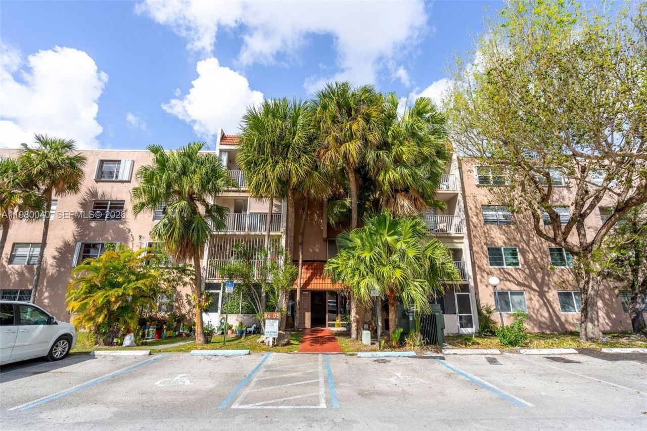 8405 NW 8th St, Unit 107-2, Miami, FL 33126 Photo