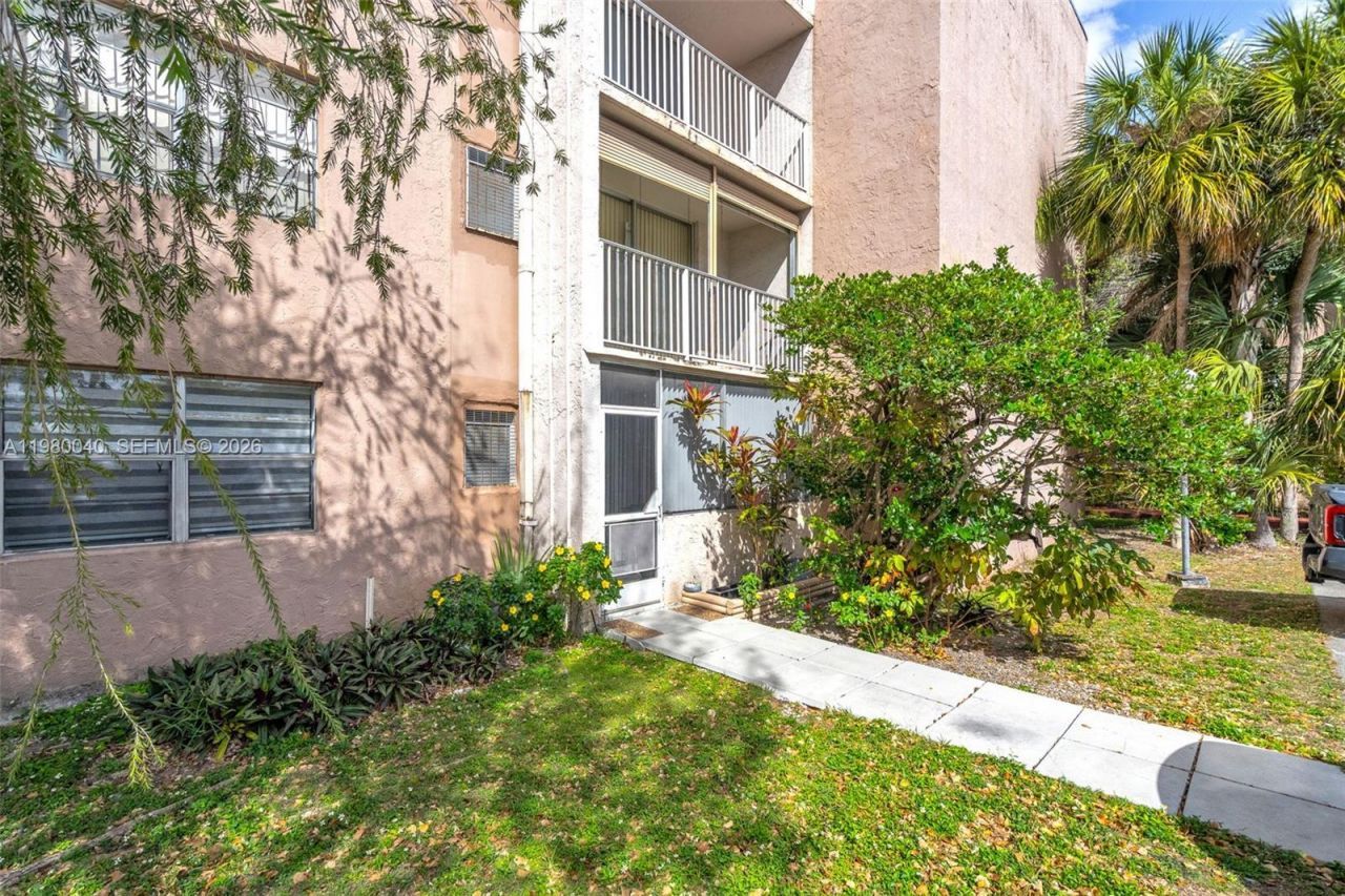 8405 NW 8th St, Unit 107-2, Miami, FL 33126 Photo