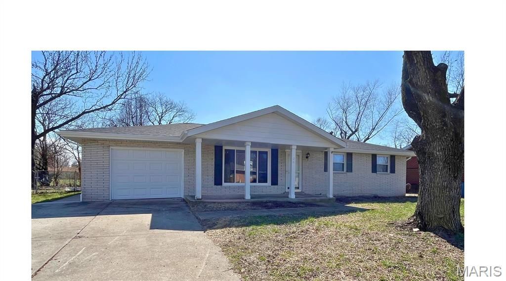 26 Victoria Drive, Granite City, IL 62040 Main Photo